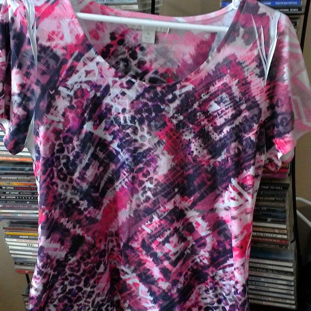 Laura Ashley Top Medium. Awesome print for Spring!